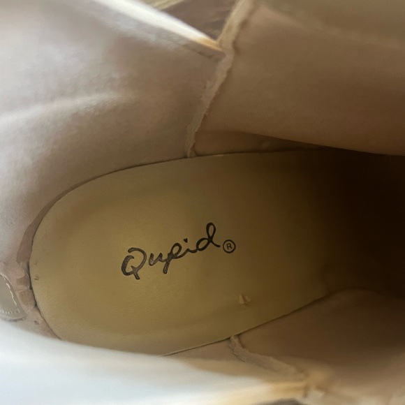 Qupid Tortilla Beige Suede Ankle Boots (like new!) - Picture 9 of 12